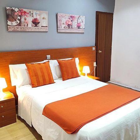 Hostal Cervantes Madrid Exterior foto