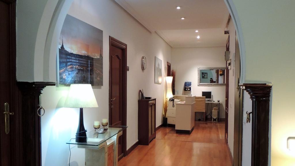 Hostal Cervantes Madrid Exterior foto